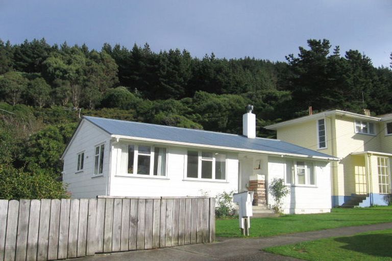 Photo of property in 15 Greer Crescent, Tawa, Wellington, 5028