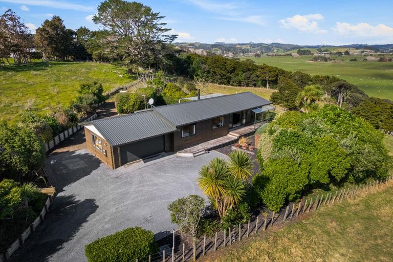 Photo of property in 93 Hamilton Road, Waimauku, 0881