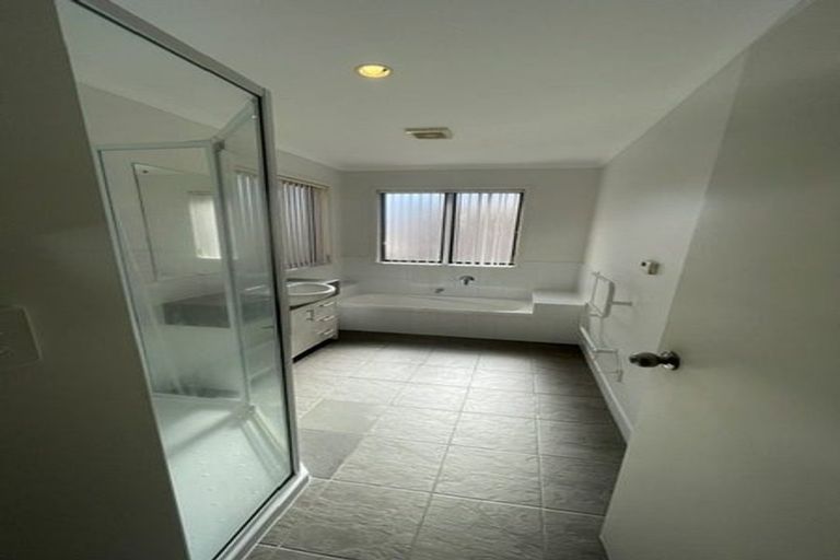 Photo of property in 102 Nautilus Drive, Gulf Harbour, Whangaparaoa, 0930