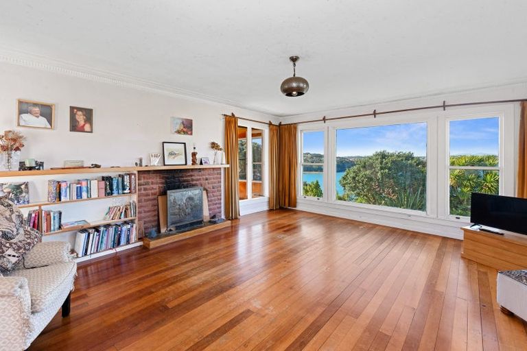 Photo of property in 79 Tiri Road, Tindalls Beach, Whangaparaoa, 0930