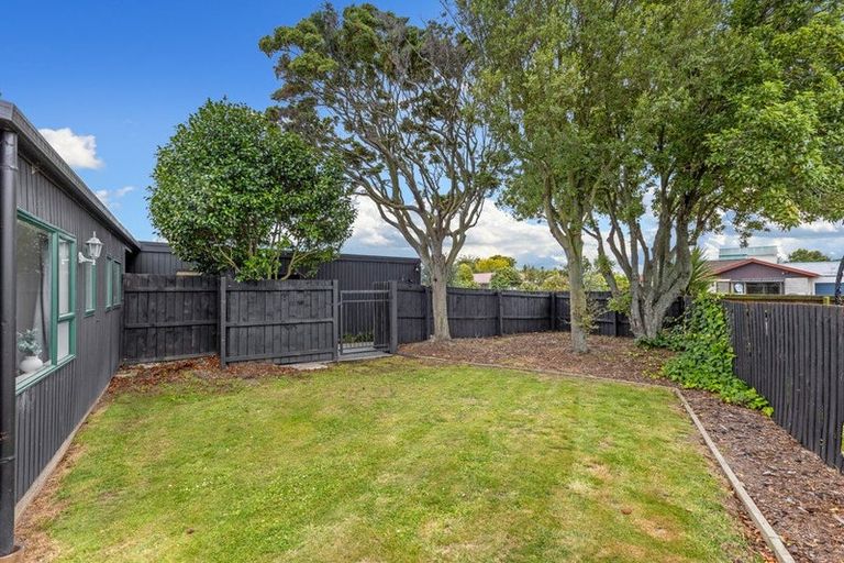 Photo of property in 3 Chilton Drive, Mairehau, Christchurch, 8052