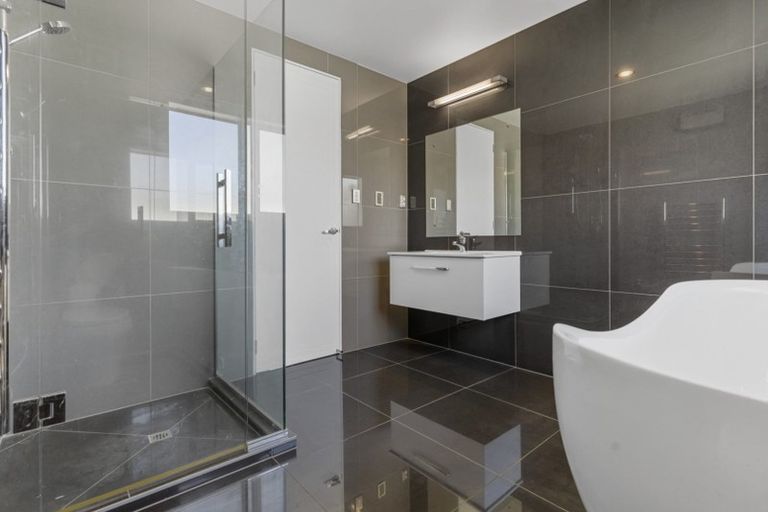 Photo of property in 12a Blakeborough Drive, Forrest Hill, Auckland, 0620