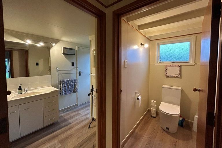 Photo of property in 19 Tauroa Road, Havelock North, 4130