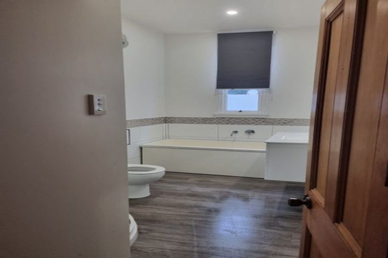 Photo of property in 69 Milton Road, Bluff Hill, Napier, 4110