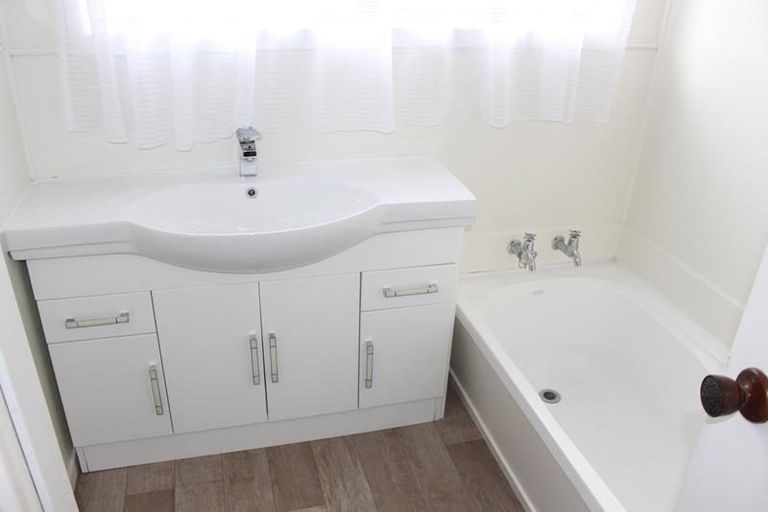 Photo of property in 44 Hyperion Drive, Randwick Park, Auckland, 2105