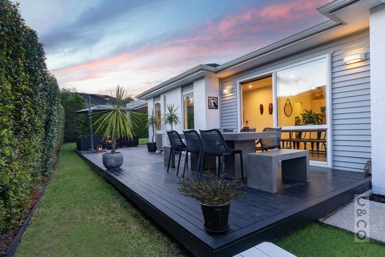 Photo of property in 30 Jelas Drive, Riverhead, 0820