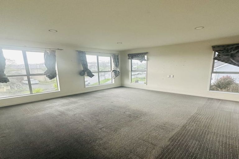 Photo of property in 22 Oak Bark Drive, Schnapper Rock, Auckland, 0632