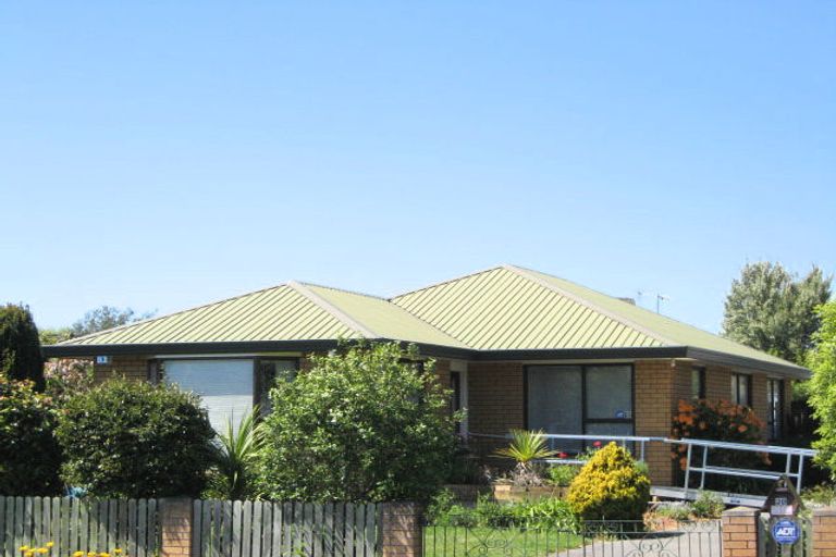 Photo of property in 20 Lowry Avenue, Redwood, Christchurch, 8051