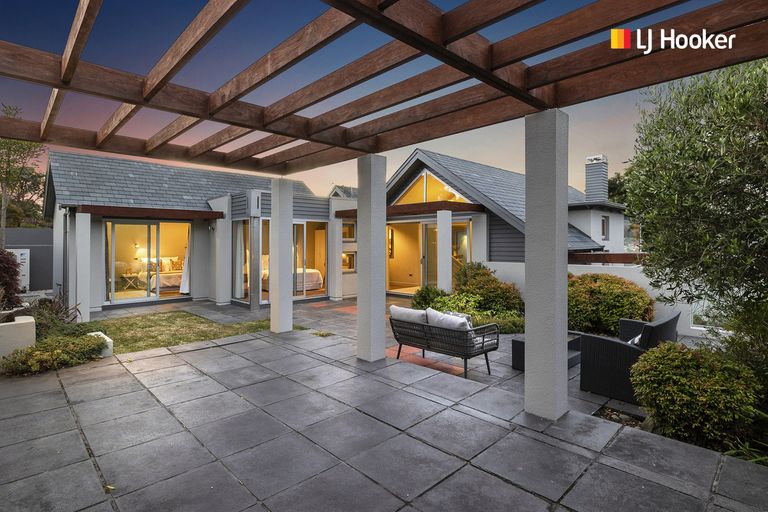 Photo of property in 17 Cornwall Street, Vauxhall, Dunedin, 9013