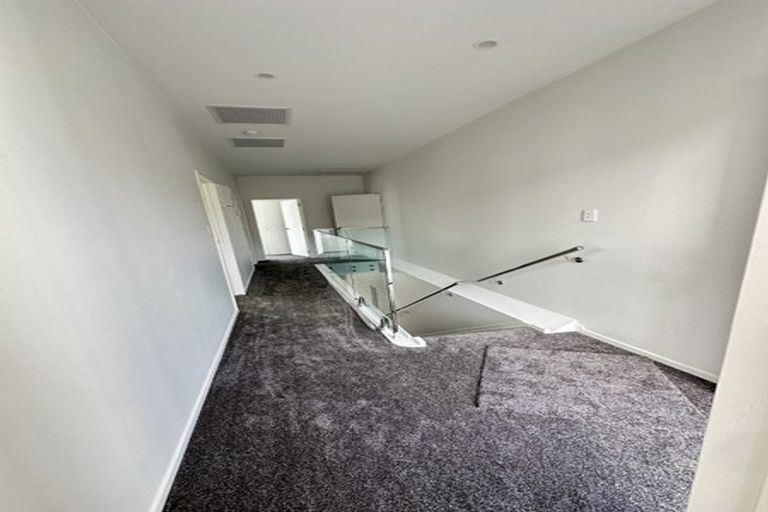 Photo of property in 24 Waihou Crescent, Albany Heights, Auckland, 0632