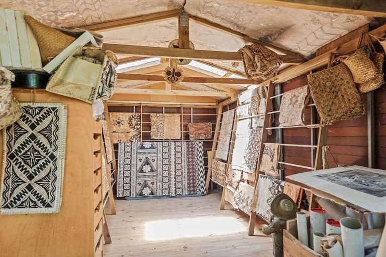 Photo of property in 76 Top Town Place, Coromandel, 3506