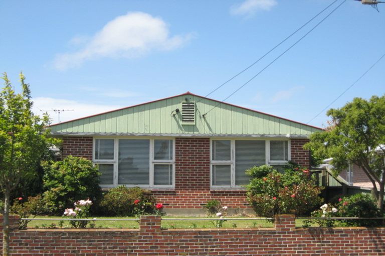 Photo of property in 17 Deloraine Street, Somerfield, Christchurch, 8024