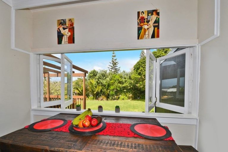 Photo of property in 12 Totara Road, Leigh, 0985