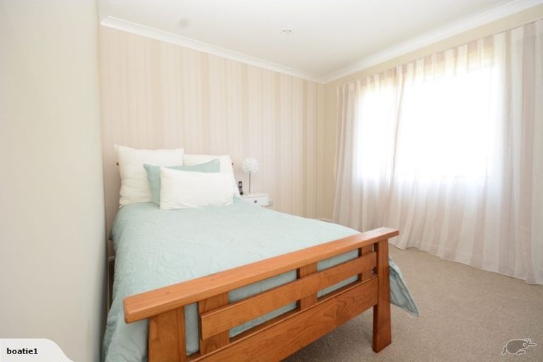 Photo of property in 17 Arthur Carwen Place, Pukekohe, 2120