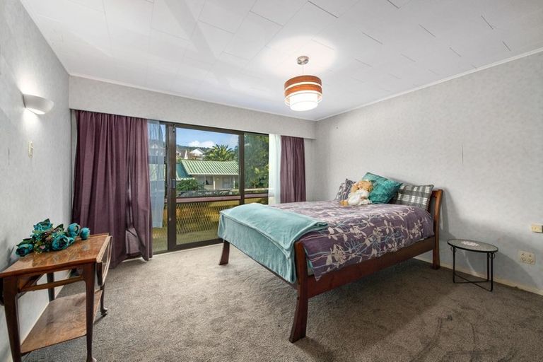 Photo of property in 1 Tapestry Grove, Silverstream, Upper Hutt, 5019