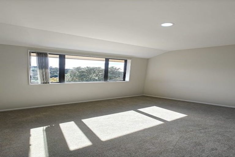 Photo of property in 1 Glenreagh Place, Torbay, Auckland, 0630