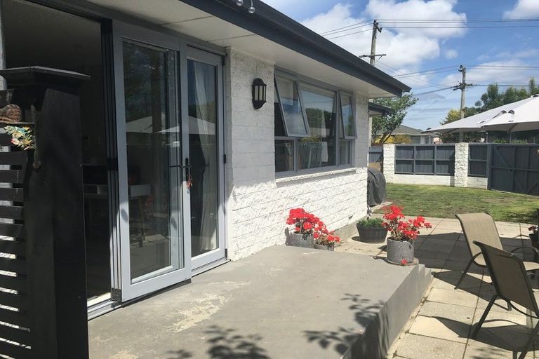 Photo of property in 2 Dunbarton Street, Redwood, Christchurch, 8051