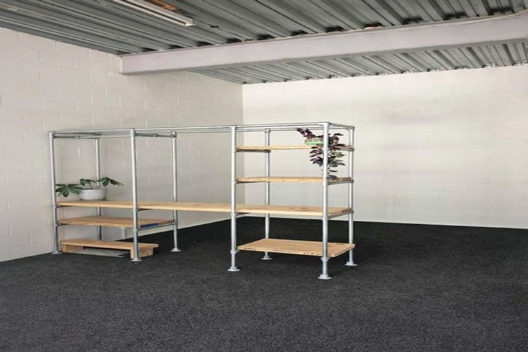 Photo of property in 33 Hawkhurst Road, Lyttelton, 8082