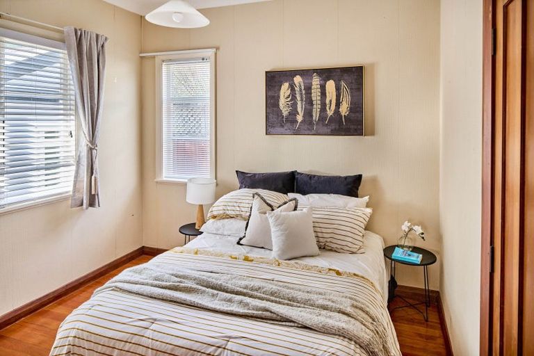 Photo of property in 10 Avon Street, Waterloo, Lower Hutt, 5011