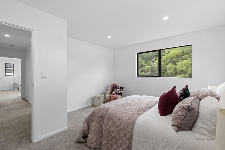 Photo of property in 5 Pihipihi Way, Crofton Downs, Wellington, 6035