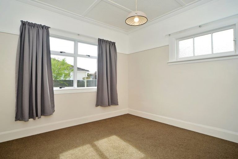 Photo of property in 2 Wright Street, Dannevirke, 4930