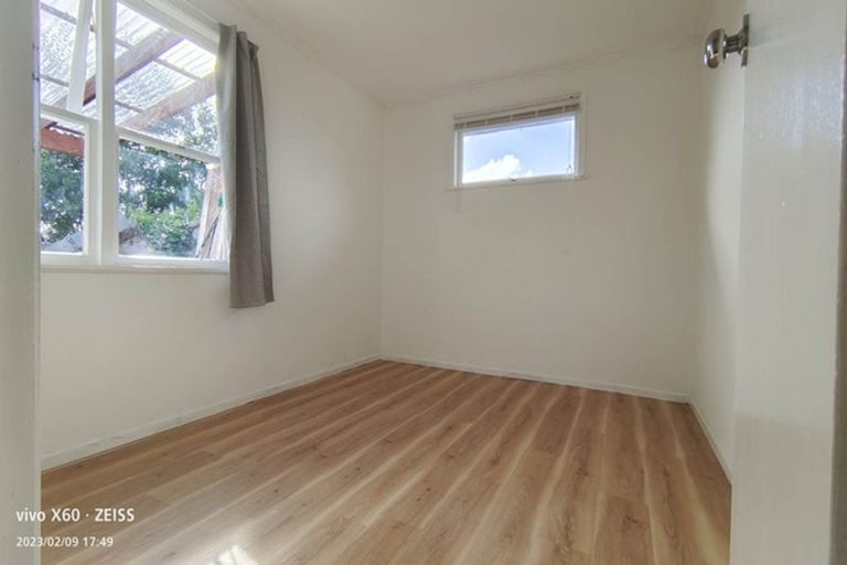 Photo of property in 11 Autumn Avenue, Glen Eden, Auckland, 0602