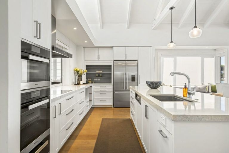 Photo of property in 49 King Edward Parade, Devonport, Auckland, 0624