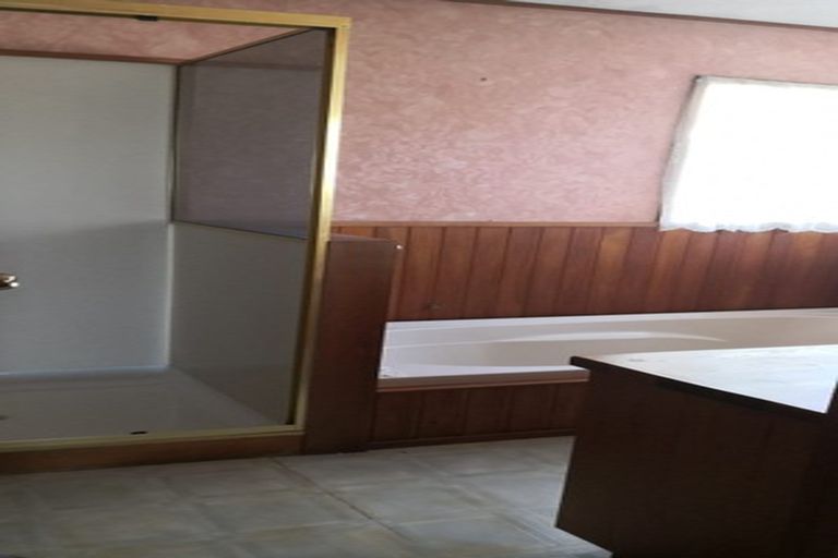 Photo of property in 34a Mark Edward Drive, Half Moon Bay, Auckland, 2012