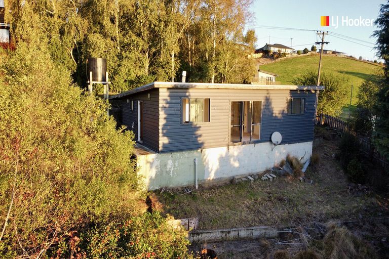 Photo of property in 27 Nore Street, Waihola, Milton, 9073