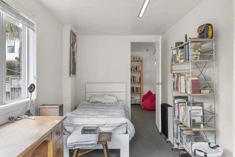 Photo of property in 19 Church Street, Northcote Point, Auckland, 0627