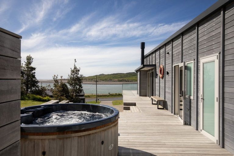 Photo of property in 115 Riria Kereopa Memorial Drive, Raglan, 3297