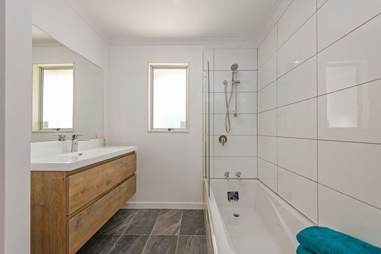 Photo of property in 68 Carter Crescent, Awapuni, Palmerston North, 4412