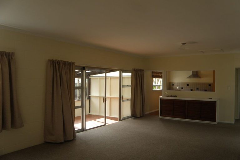 Photo of property in 16 Dale Road, Raumati South, Paraparaumu, 5032