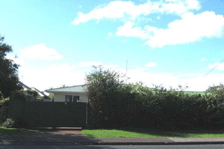 Photo of property in 1a Kotuku Street, Te Atatu Peninsula, Auckland, 0610