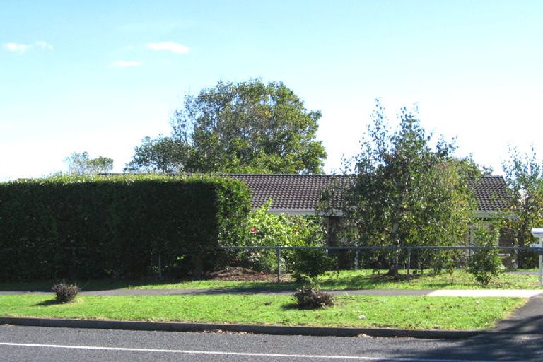 Photo of property in 12 Hutchinsons Road, Bucklands Beach, Auckland, 2014