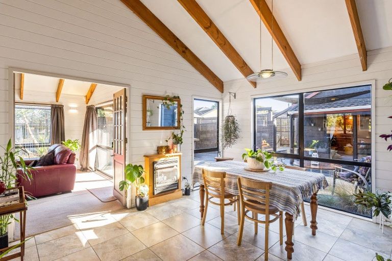 Photo of property in 18 Wood Leigh, Paraparaumu Beach, Paraparaumu, 5032