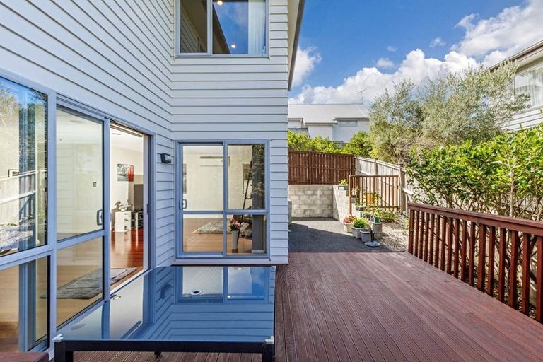 Photo of property in 27 The Avenue, Albany, Auckland, 0632