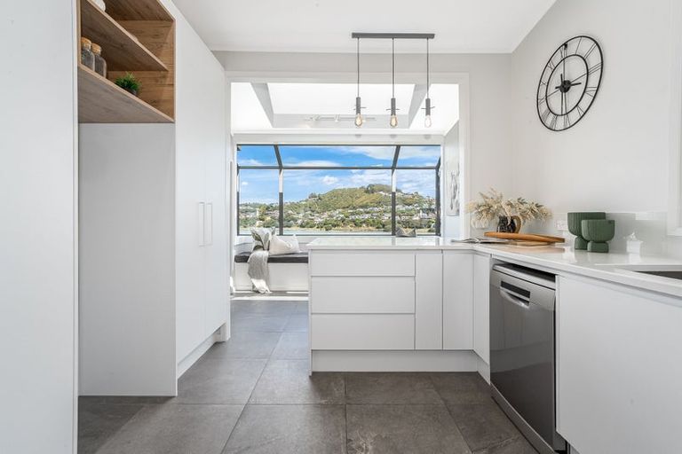 Photo of property in 40 Seaview Road, Paremata, Porirua, 5024