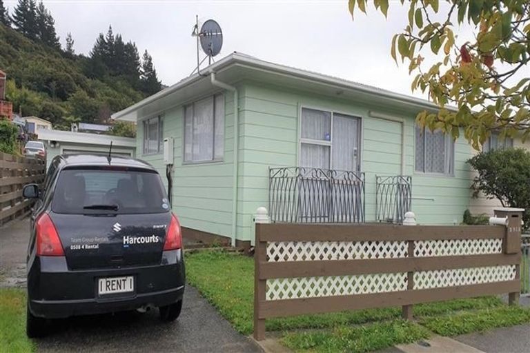 Photo of property in 291a Wellington Road, Wainuiomata, Lower Hutt, 5014