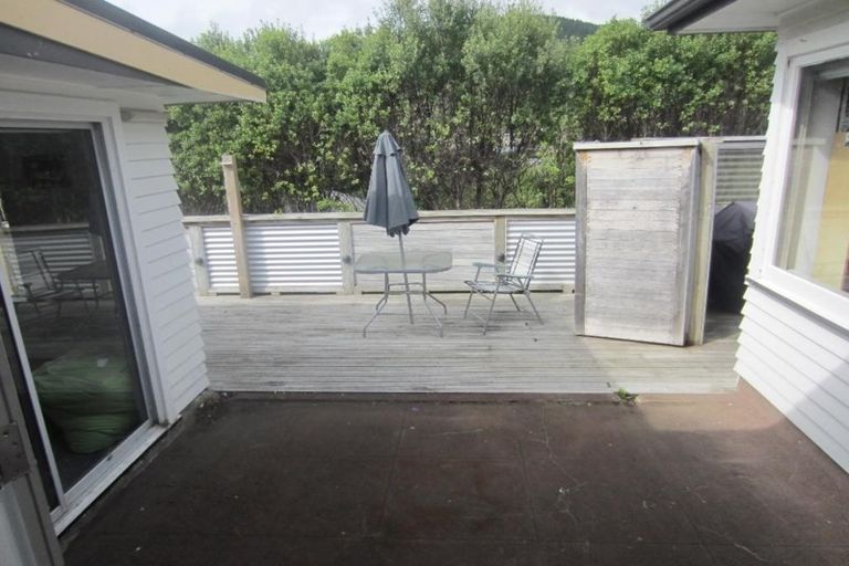 Photo of property in 9 Allen Terrace, Tawa, Wellington, 5028