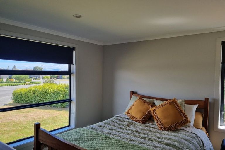 Photo of property in 5 Angus Place, Carterton, 5713