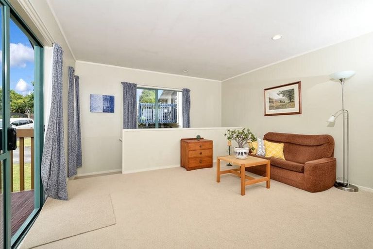 Photo of property in 2a Hassan Drive, Massey, Auckland, 0614