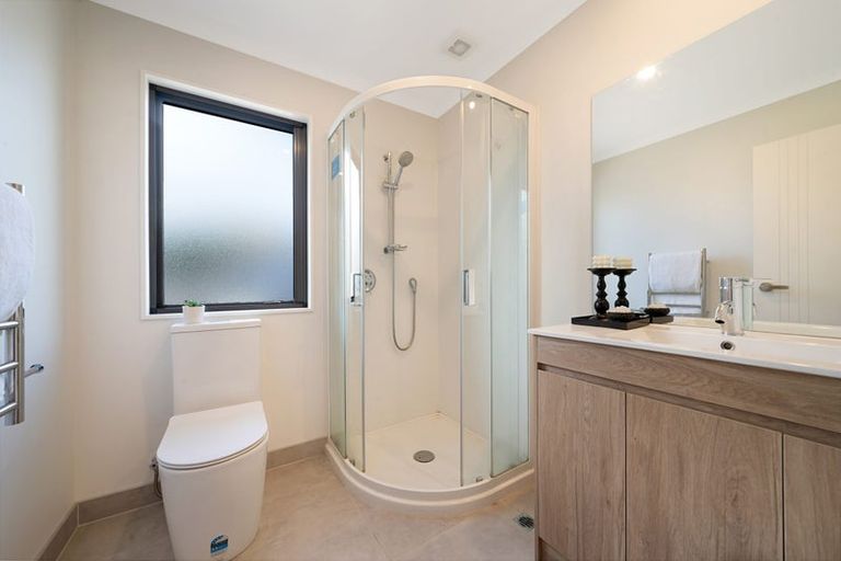 Photo of property in 439a West Coast Road, Glen Eden, Auckland, 0602