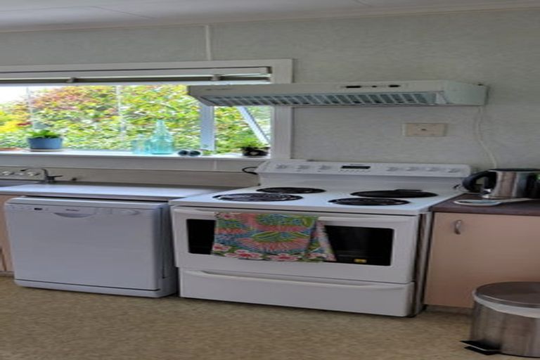 Photo of property in 7 Margaret Place, Merrilands, New Plymouth, 4312