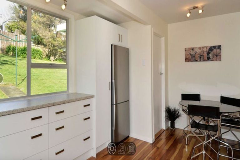 Photo of property in 2/729 Beach Road, Browns Bay, Auckland, 0630