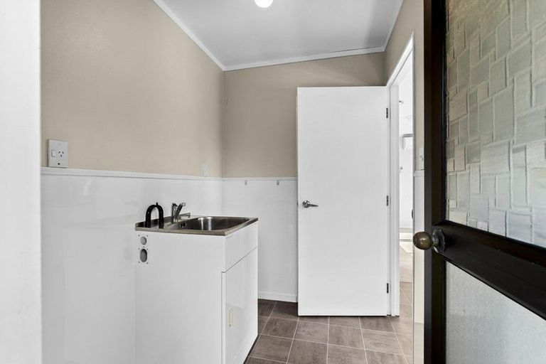 Photo of property in 33b Branch Road, Highlands Park, New Plymouth, 4312