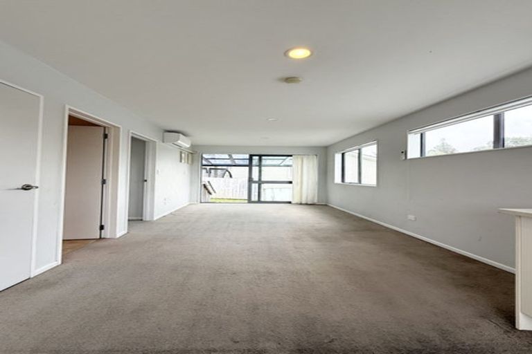 Photo of property in 16 Normandy Place, Henderson, Auckland, 0610