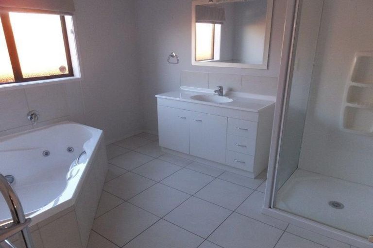 Photo of property in 13 Holly Place, Rototuna North, Hamilton, 3210