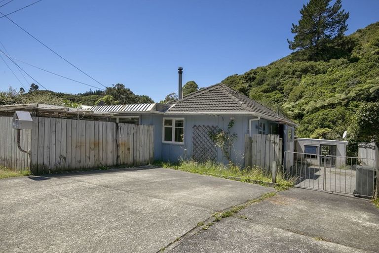Photo of property in 19 Sunny Grove, Wainuiomata, Lower Hutt, 5014