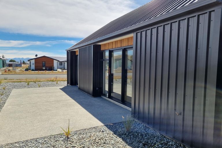 Photo of property in 2 Jimmys Lane, Lake Tekapo, 7999